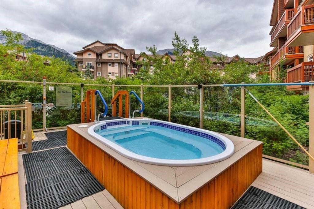 B&B Falcon Crest Lodge 1Br 1Pullout Canmore Zewnętrze zdjęcie